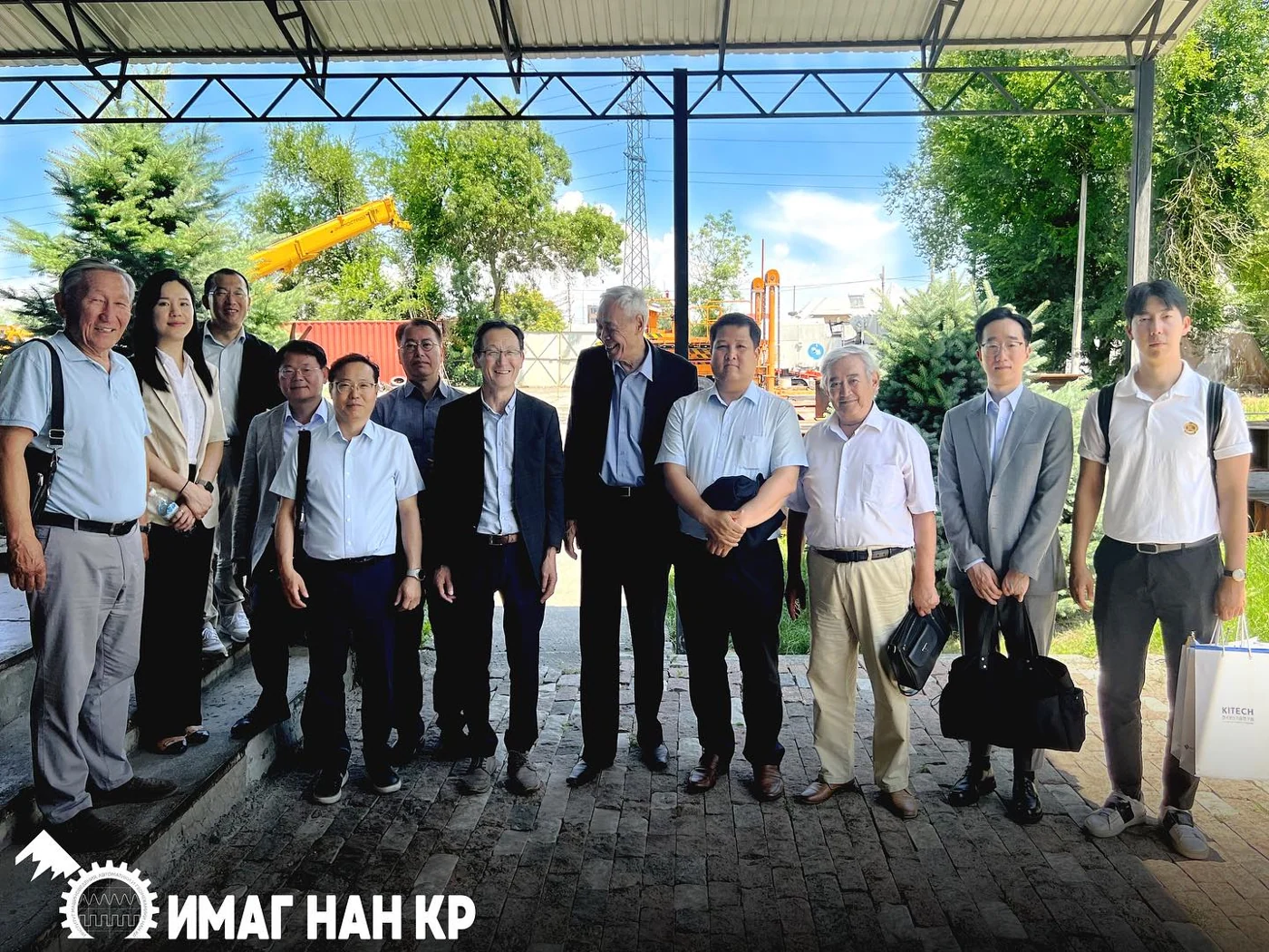Group photograph from the announcement of cooperation with KORAM